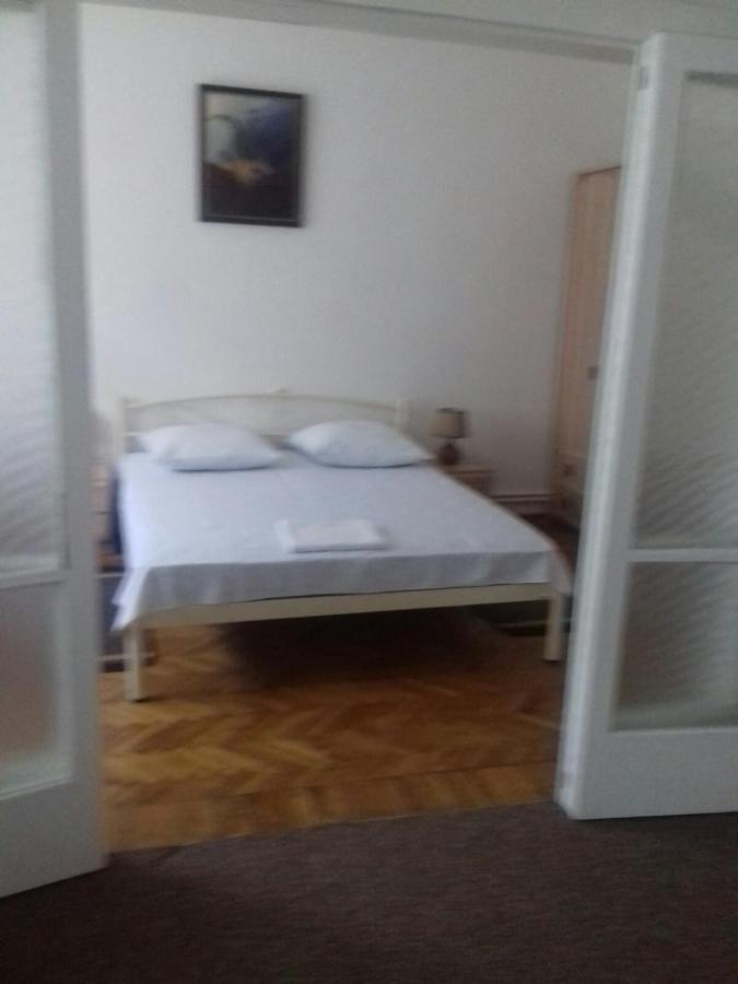 Gelena Гостьовий Двір Uzjhorod Exteriör bild