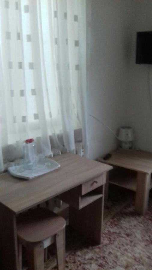 Gelena Гостьовий Двір Uzjhorod Exteriör bild