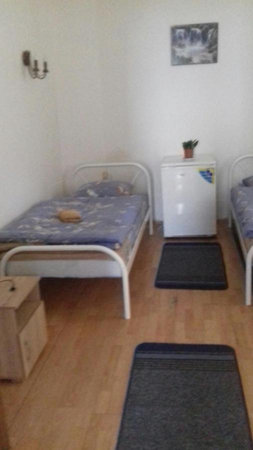 Gelena Гостьовий Двір Uzjhorod Exteriör bild