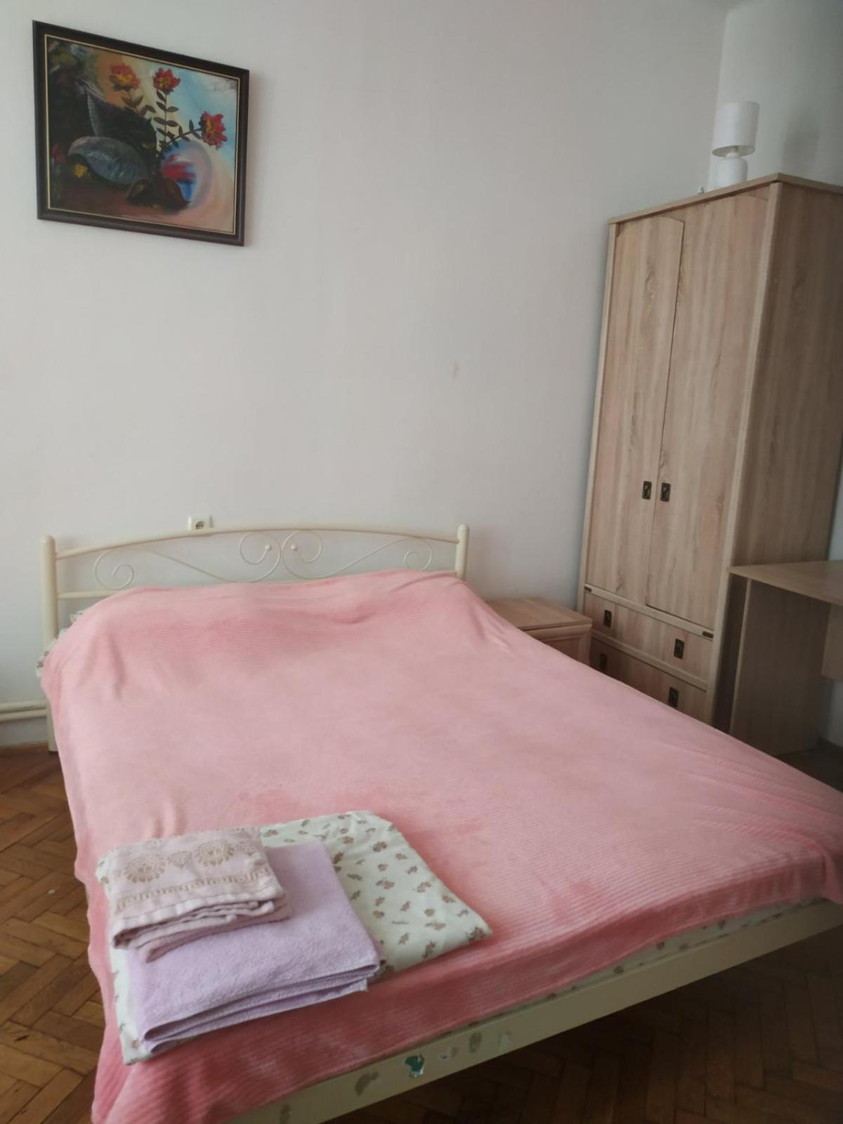 Gelena Гостьовий Двір Uzjhorod Exteriör bild